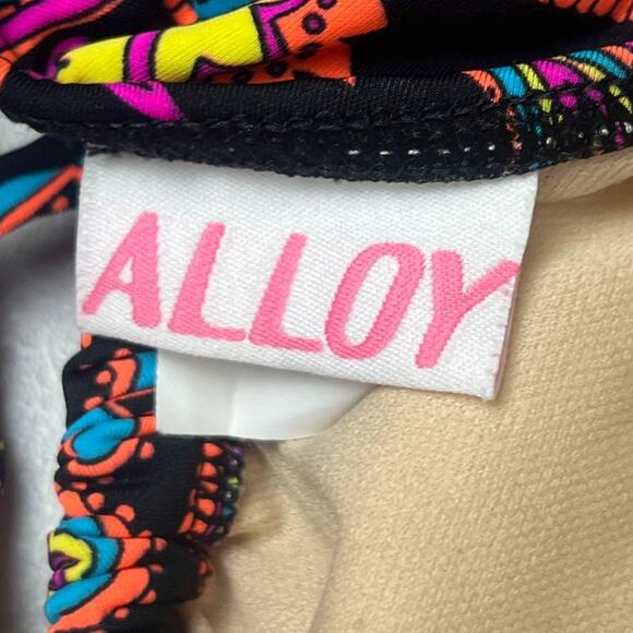 Alloy Boho Triangle Multicolor Swim Top Size Large - Picture 5 of 6